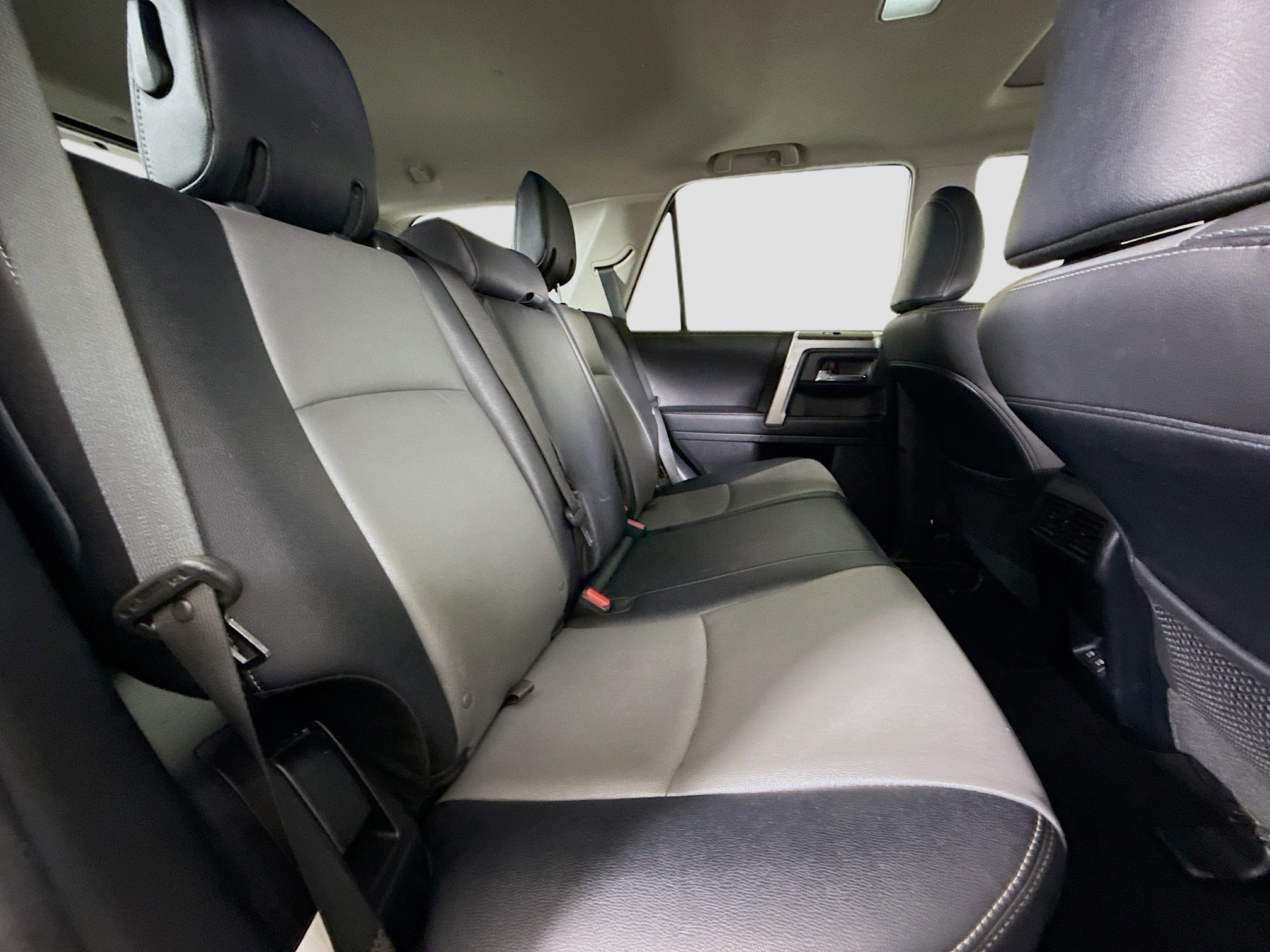 Used 2021 Toyota 4Runner SR5 Premium w/ Moonroof Package RWD image 27