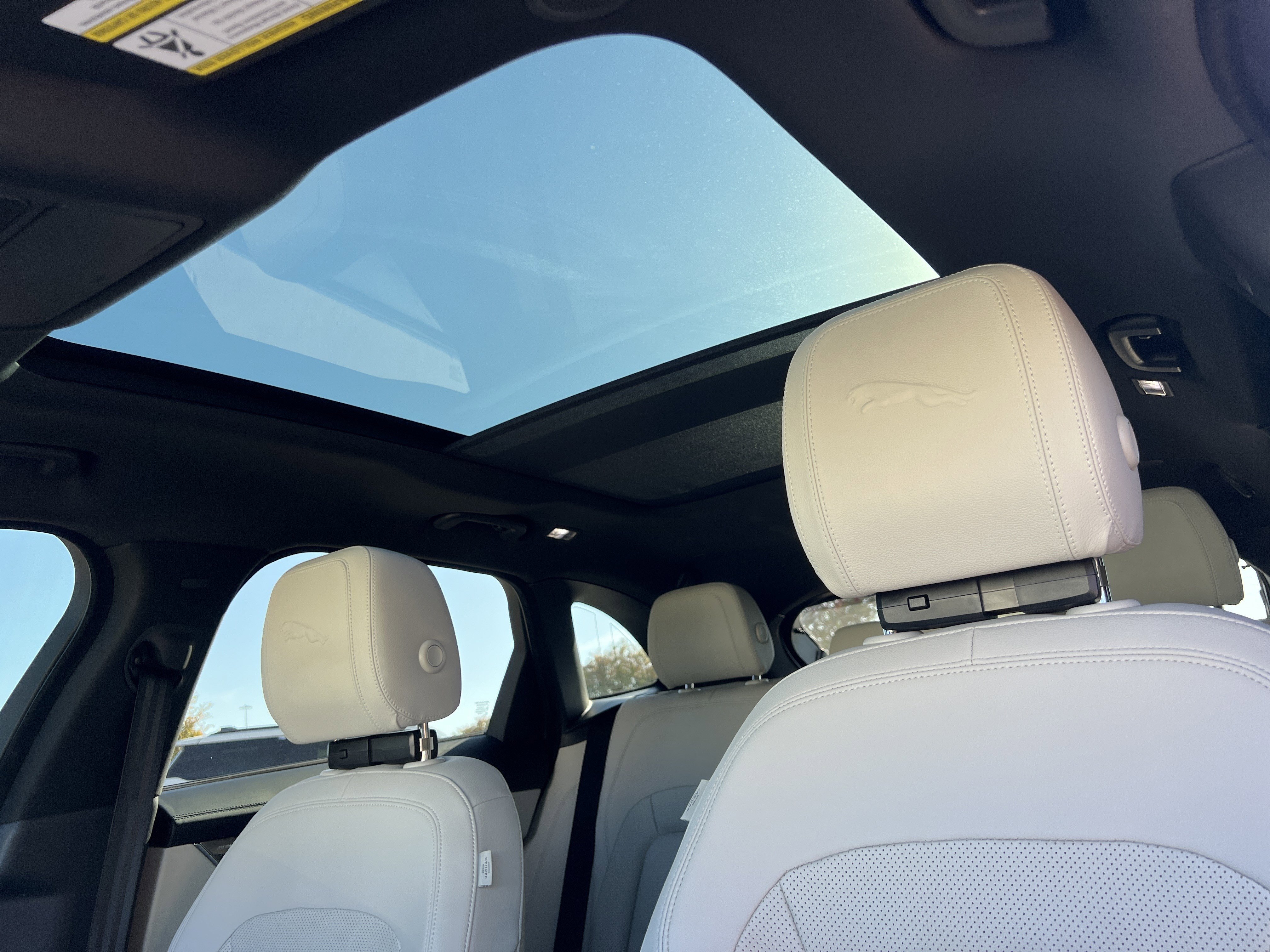 Used 2023 Jaguar F-PACE S image 29