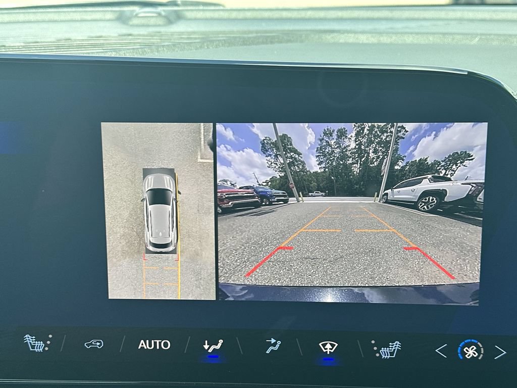 Used 2025 Chevrolet Equinox EV LT AWD/4WD image 24