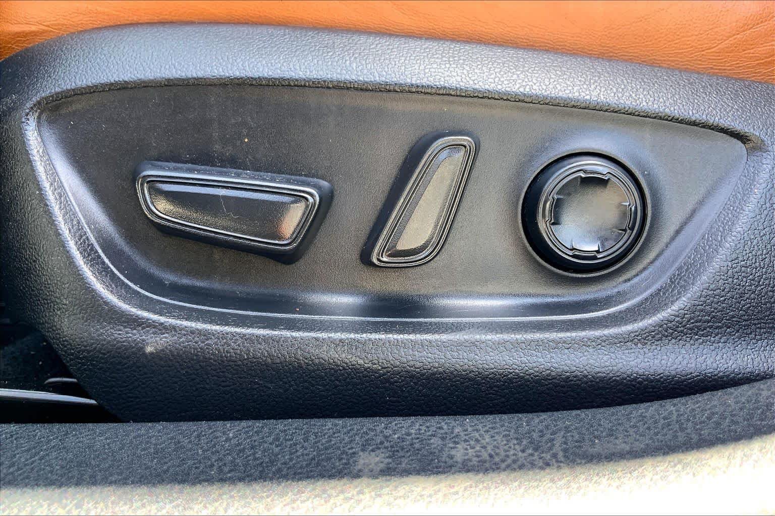 Used 2022 Toyota Avalon Limited w/ Advanced Safety Package FWD image 34