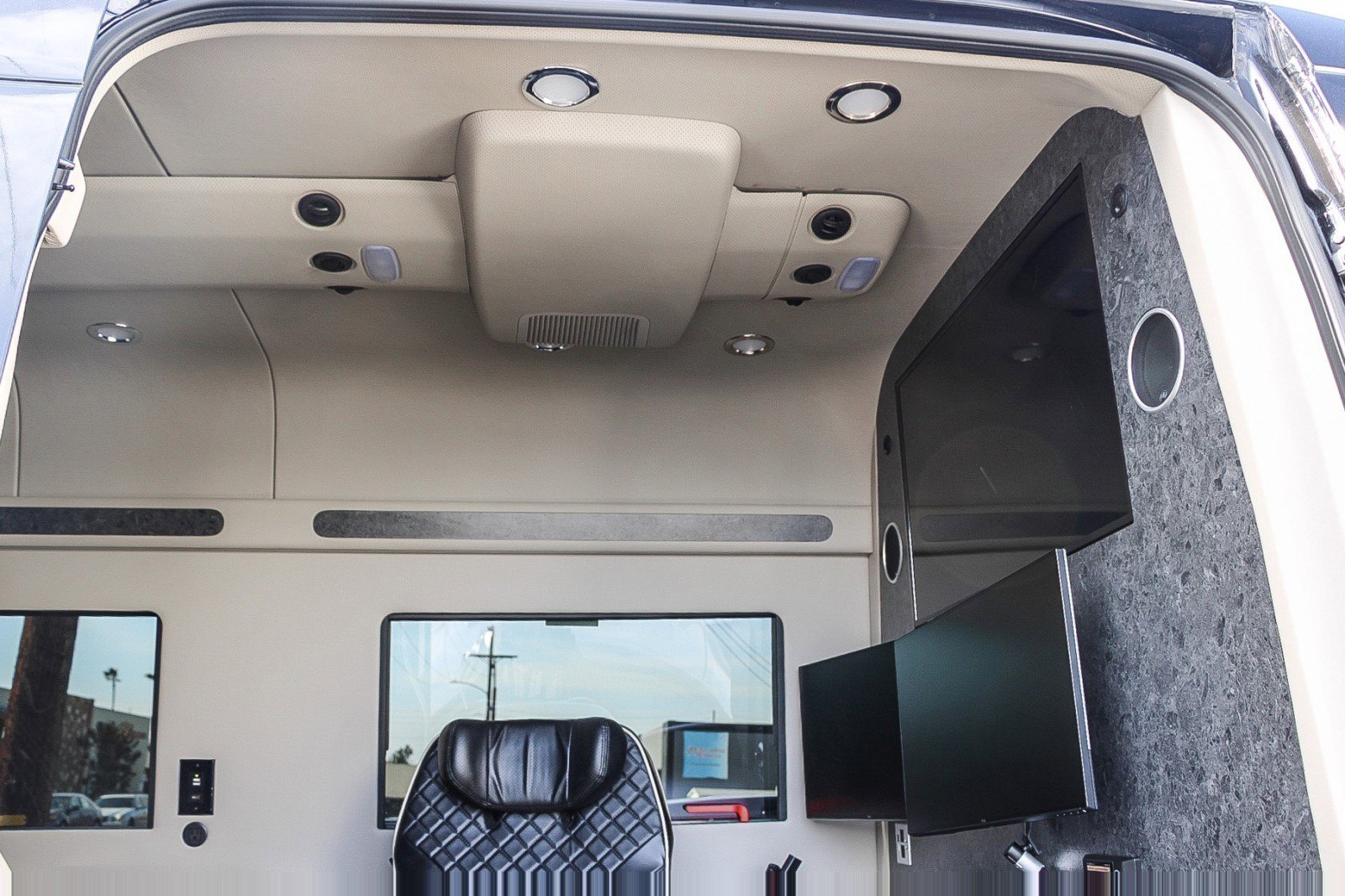 Used 2017 Mercedes-Benz Sprinter 3500 image 35