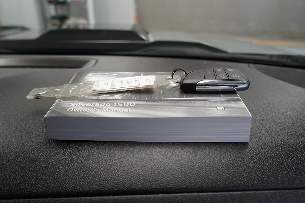 Used 2024 Chevrolet Silverado 1500 Custom Trail Boss w/ LPO, Dark Essentials Package image 35