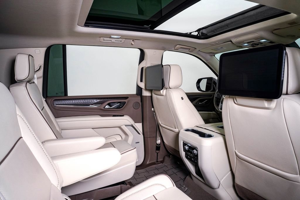 Used 2023 GMC Yukon XL Denali image 16