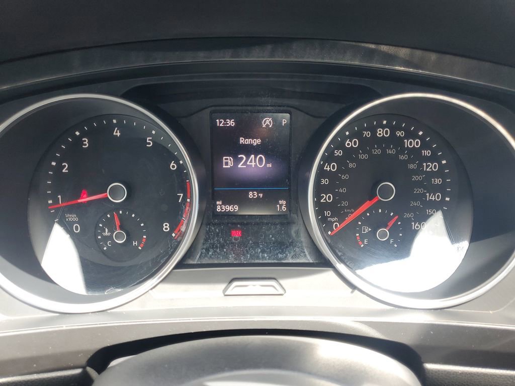 Used 2018 Volkswagen Tiguan SE FWD image 24