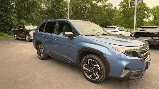 Used 2025 Subaru Forester Limited AWD/4WD image 3