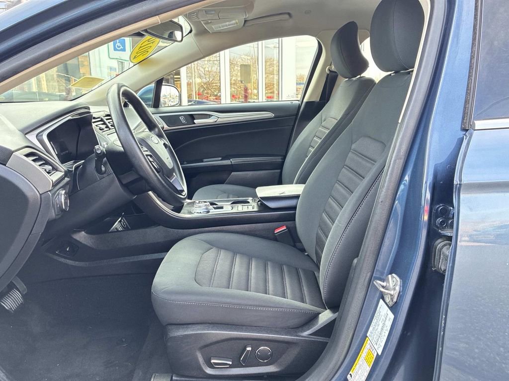 Used 2019 Ford Fusion SE image 21