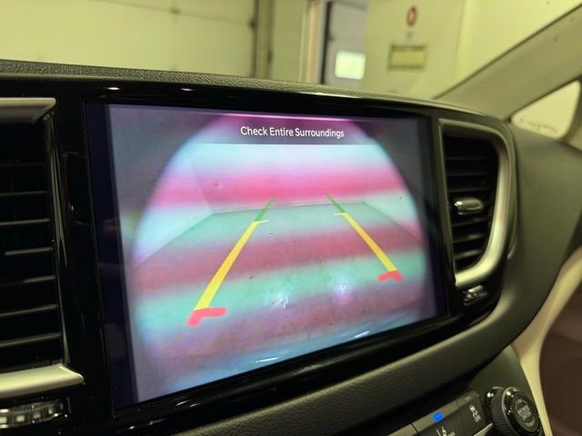 Used 2022 Chrysler Pacifica Touring-L FWD image 21