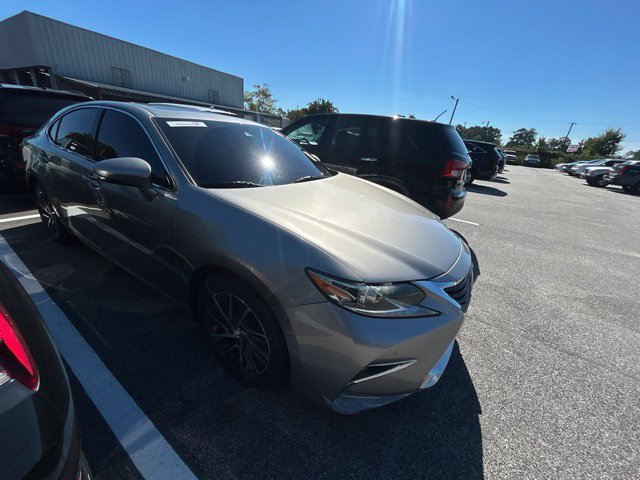 Used 2016 Lexus ES 350 w/ Luxury Package w/Wood Trim FWD image 1