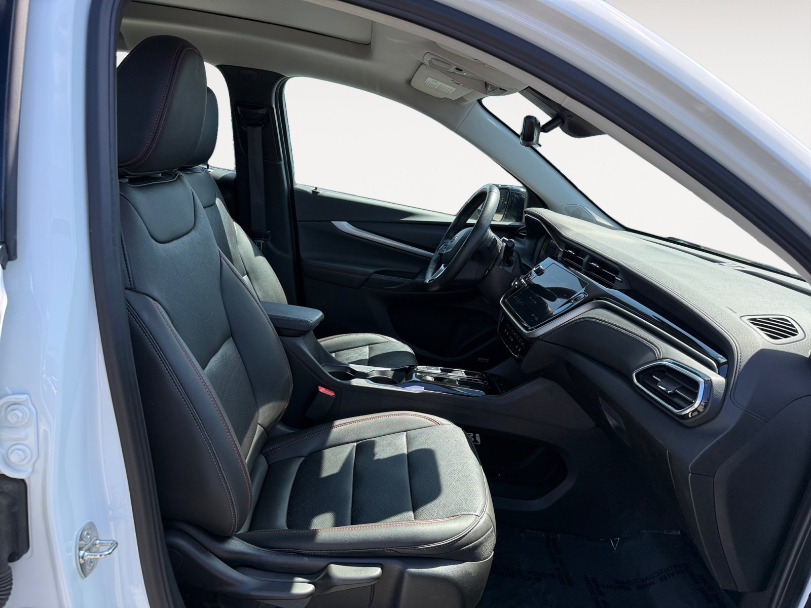 Used 2023 Chevrolet Bolt EUV Premier w/ Sun & Sound Package FWD image 19