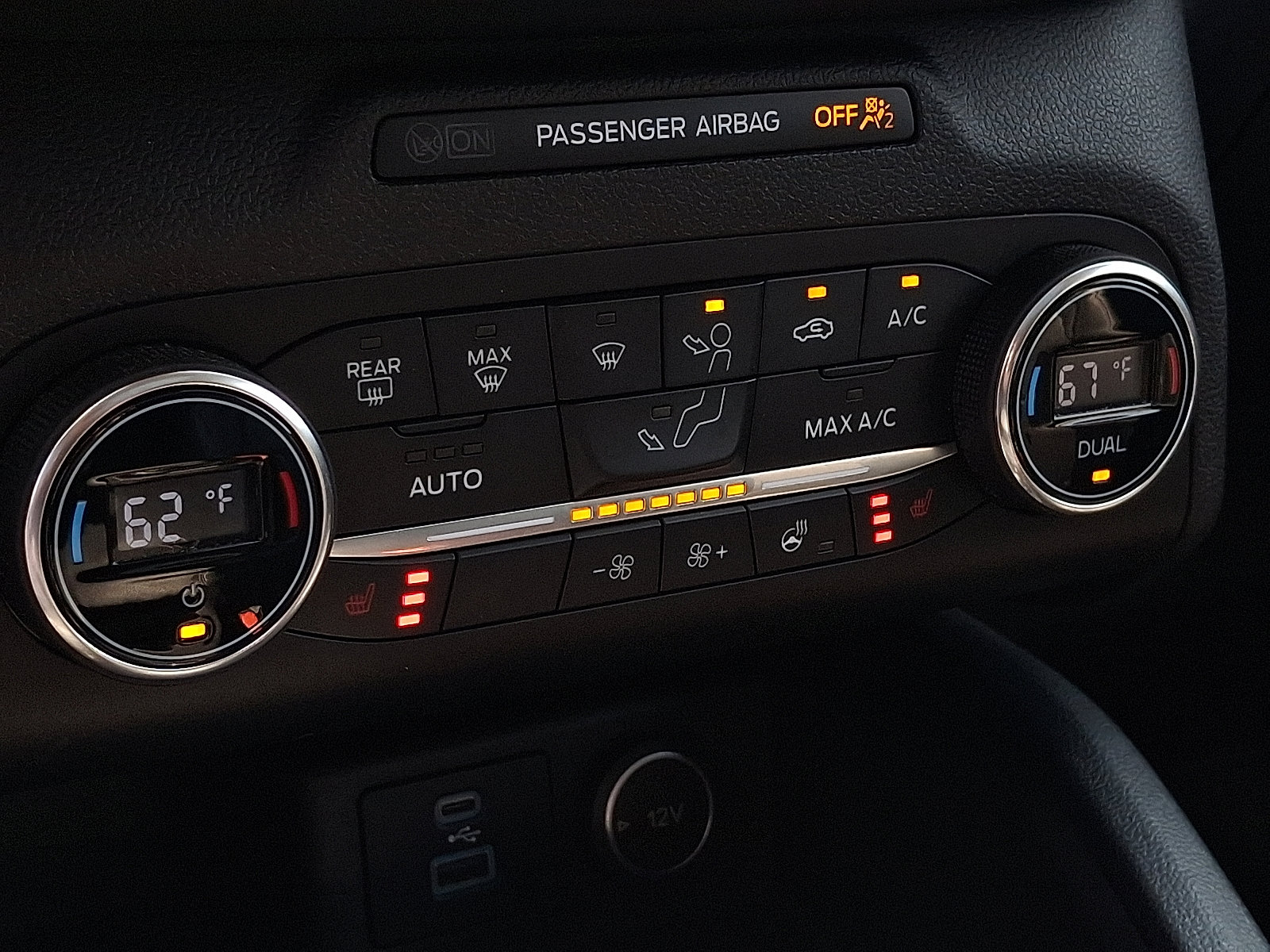 Used 2020 Ford Escape Titanium image 16