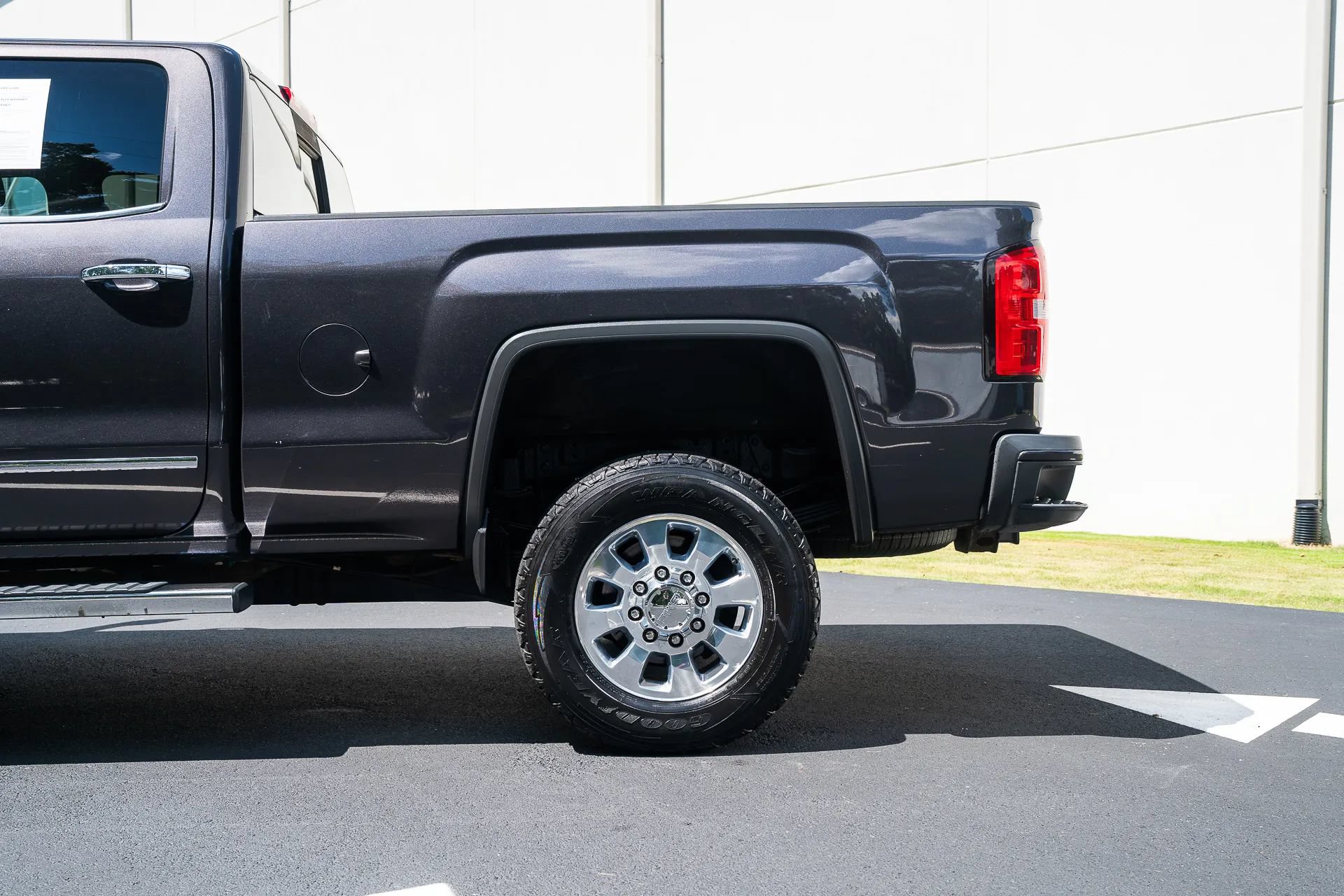 Used 2015 GMC Sierra 3500 Denali w/ Duramax Plus Package AWD/4WD image 5