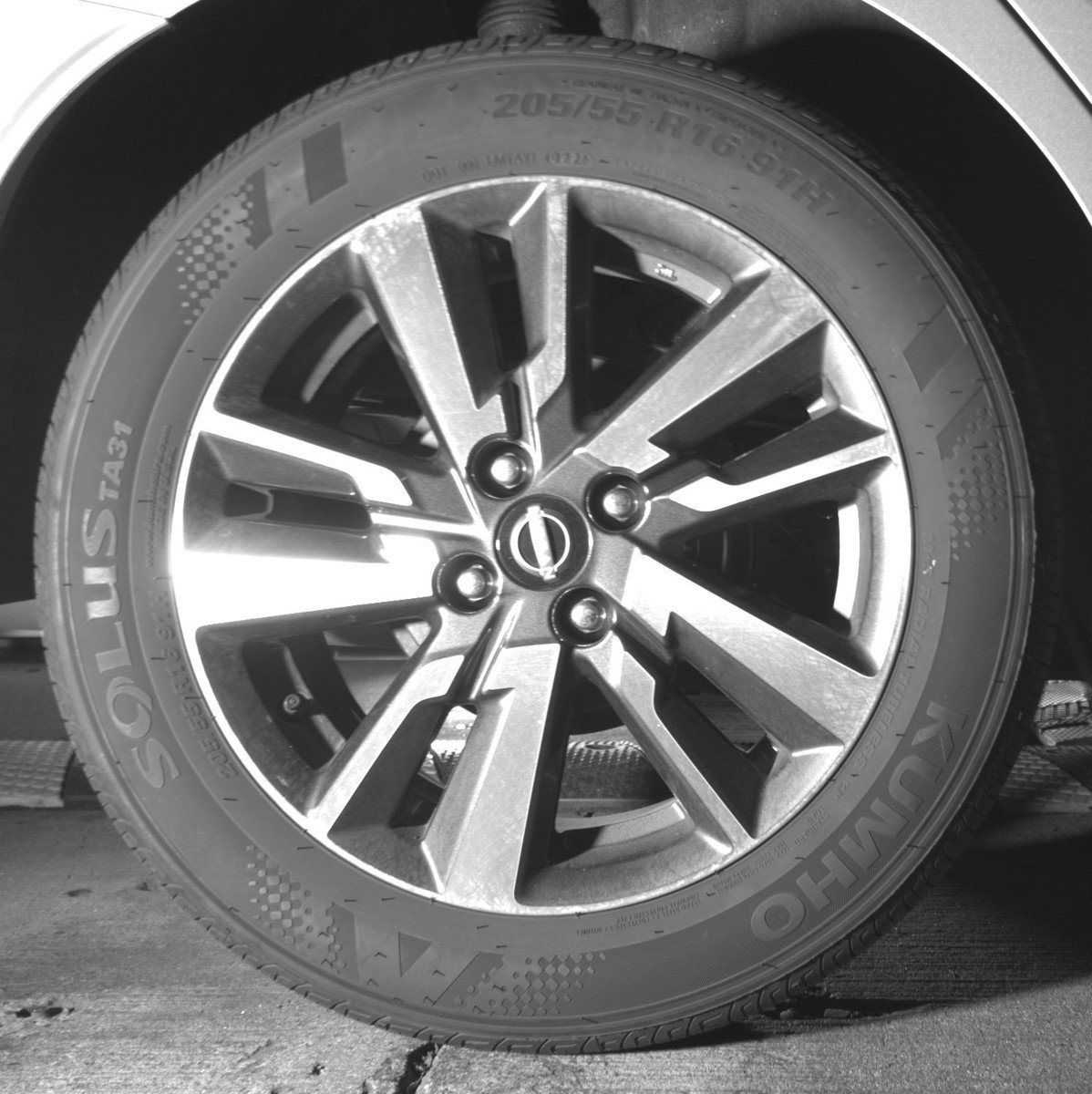 Used 2025 Nissan Versa SV image 15