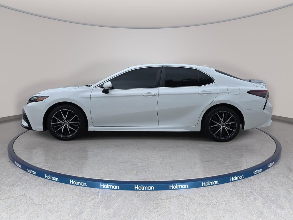 Used 2022 Toyota Camry SE image 9