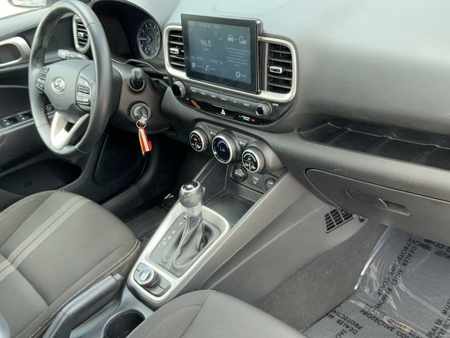 Used 2020 Hyundai Venue SEL w/ Convenience Package FWD image 17
