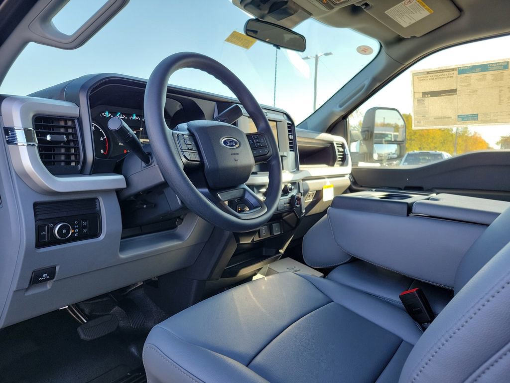 New 2026 Ford F550 4x4 Crew Cab image 19