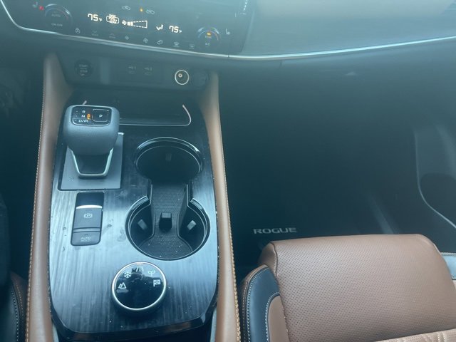 Used 2024 Nissan Rogue Platinum w/ Platinum Premium Package image 20