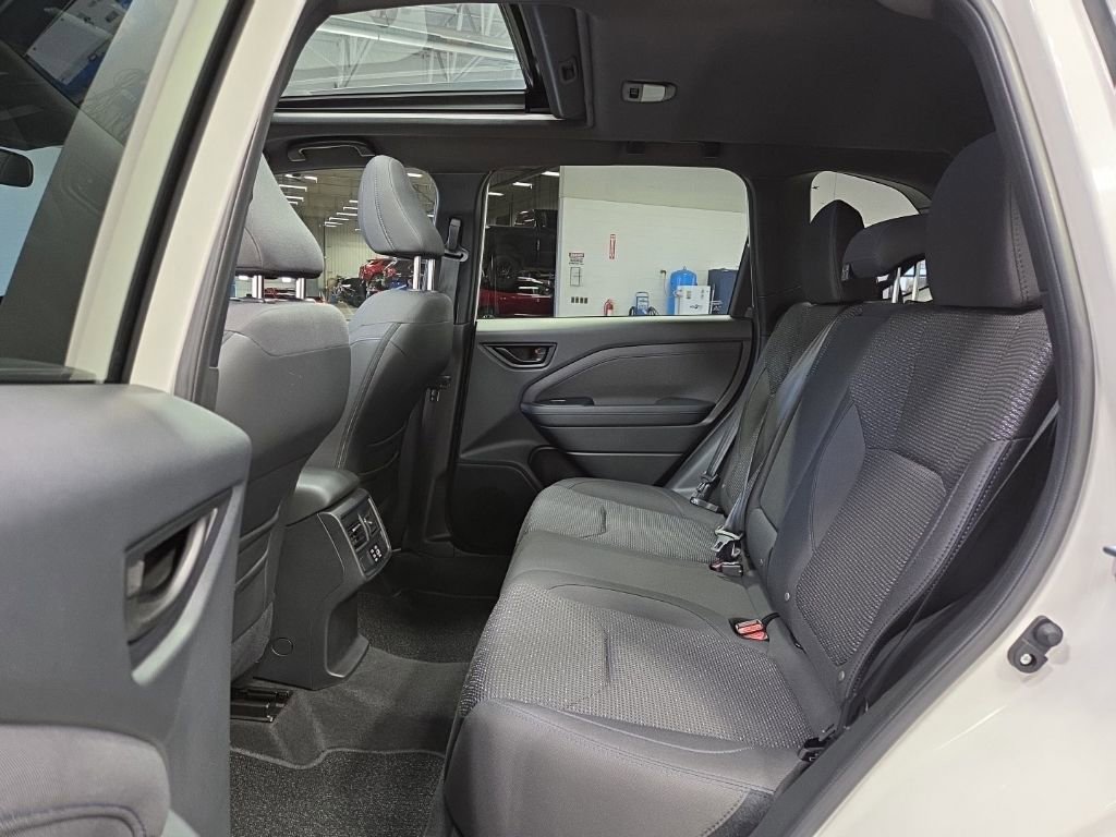 Used 2025 Subaru Forester Premium AWD/4WD image 29