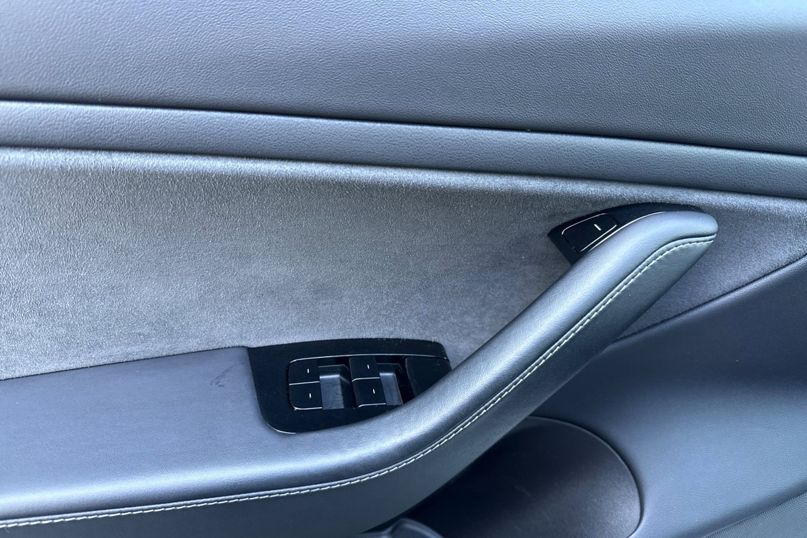 Used 2019 Tesla Model 3 Standard Range image 12