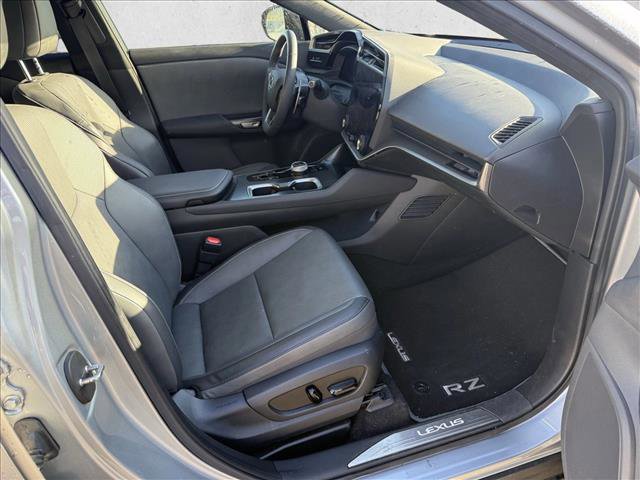 Used 2024 Lexus RZ 300e Premium image 18