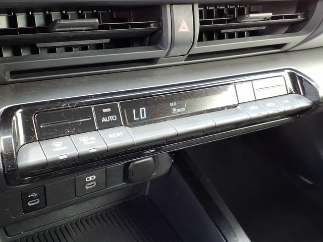 Certified 2025 Toyota Prius LE FWD image 23