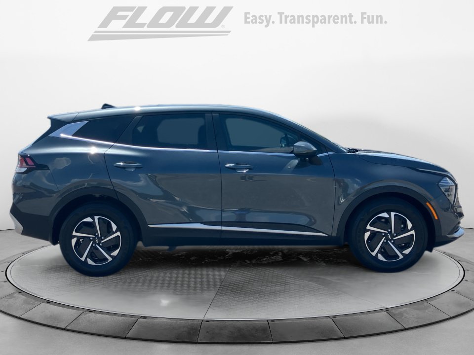 Used 2025 Kia Sportage LX FWD image 10