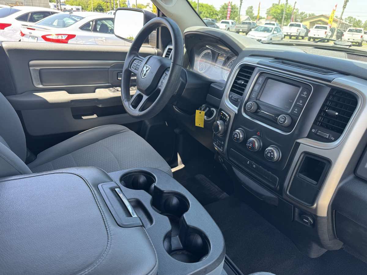 Used 2017 RAM 1500 Classic SLT AWD/4WD image 15