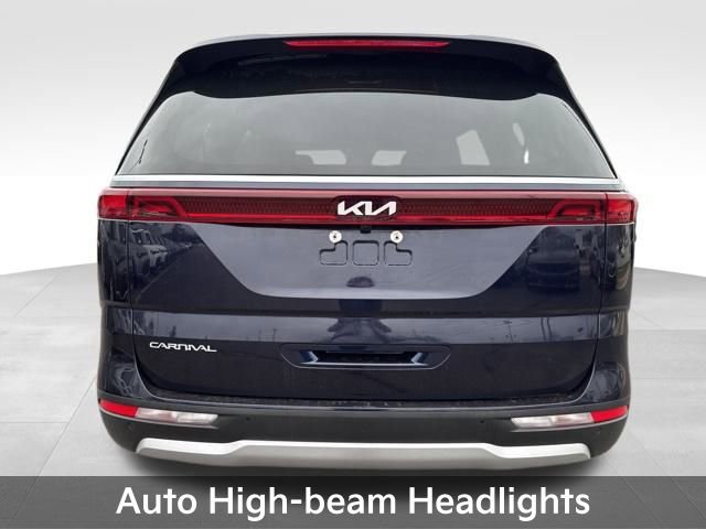 Used 2024 Kia Carnival LX image 9