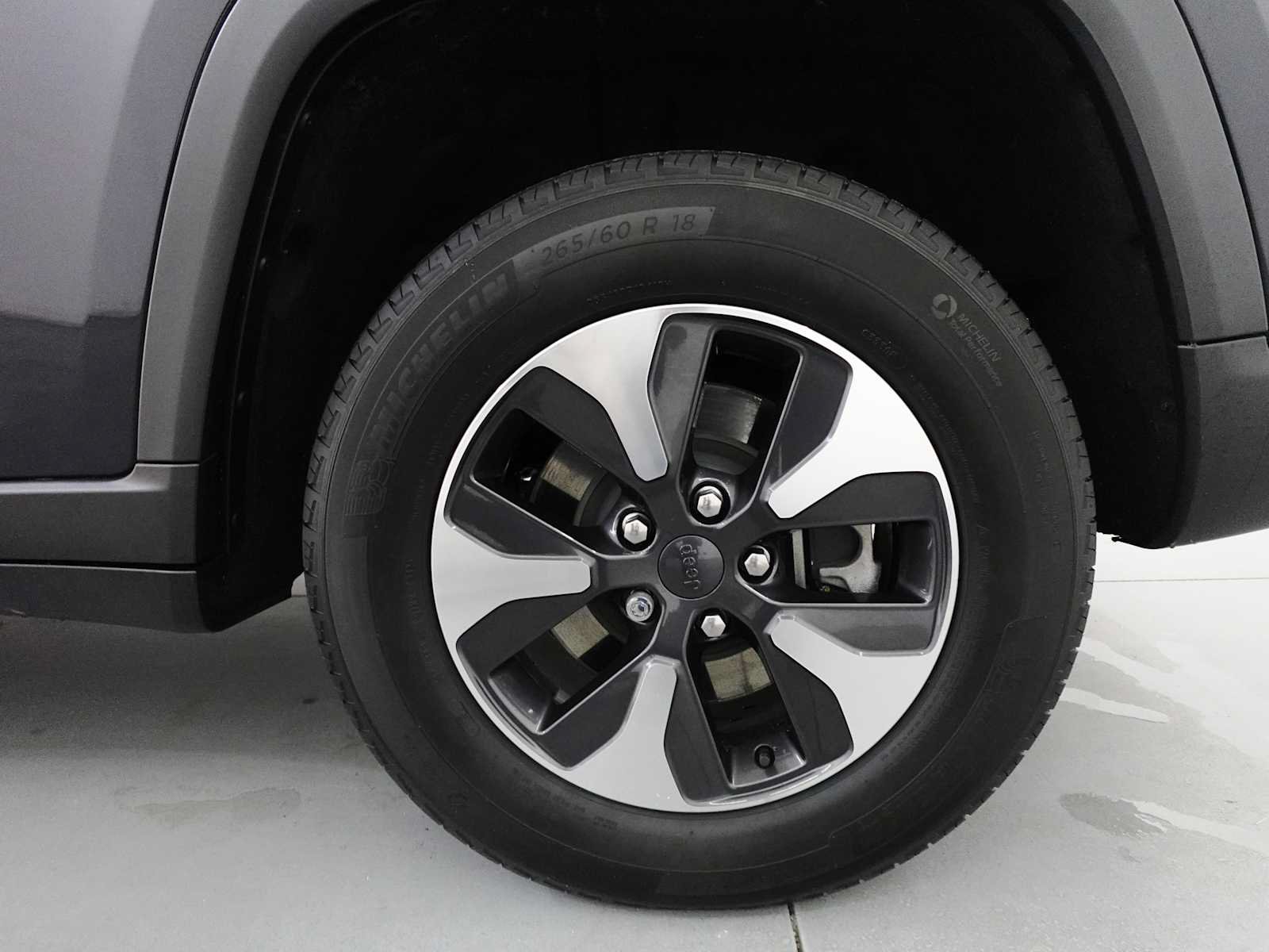 Used 2023 Jeep Grand Cherokee 4WD 4xe image 9