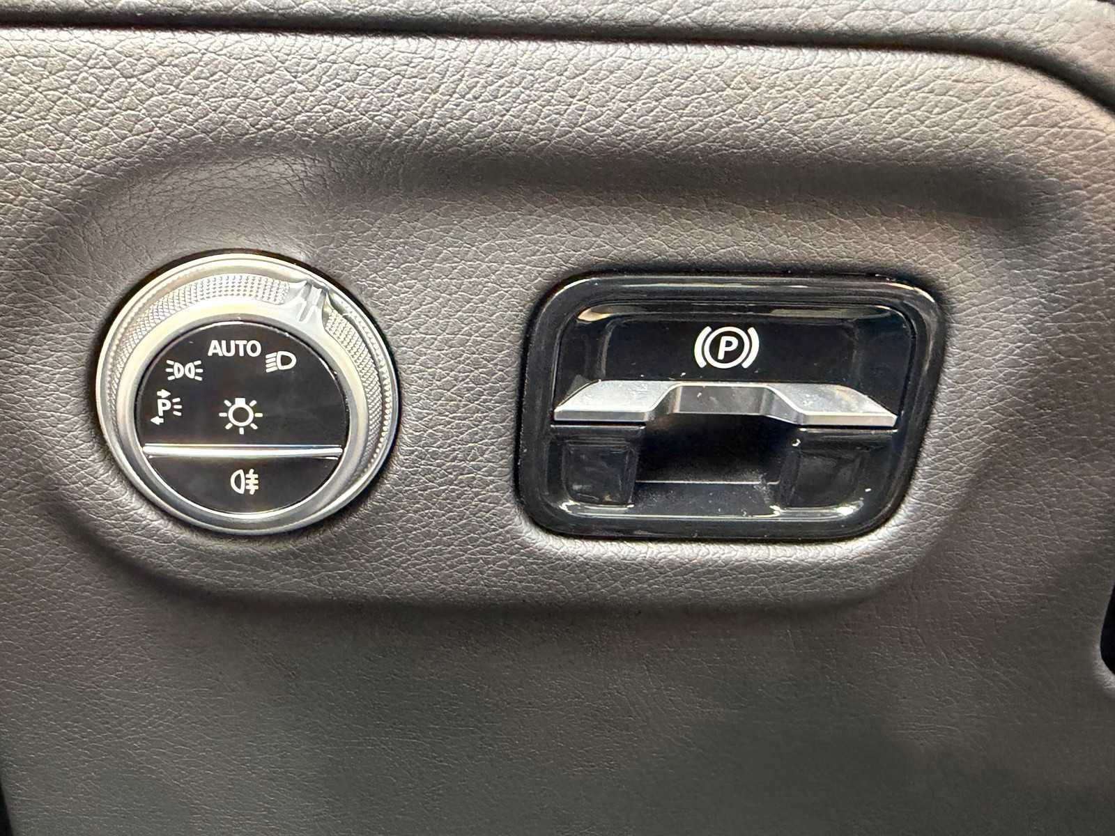 Used 2023 Mercedes-Benz EQS 580 4MATIC Sedan image 15