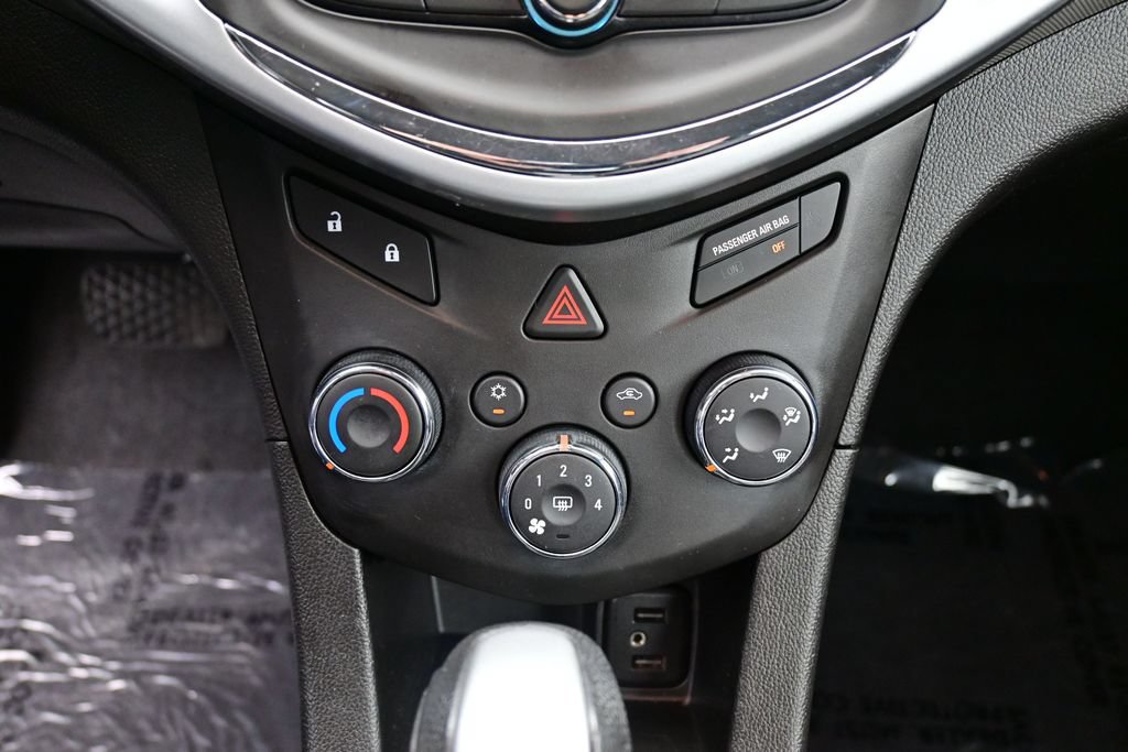 Used 2020 Chevrolet Sonic LT FWD image 42