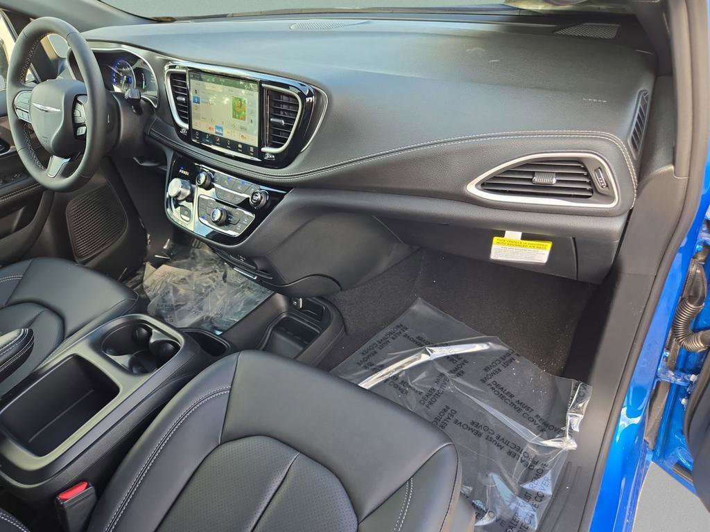 New 2026 Chrysler Pacifica Select FWD image 29