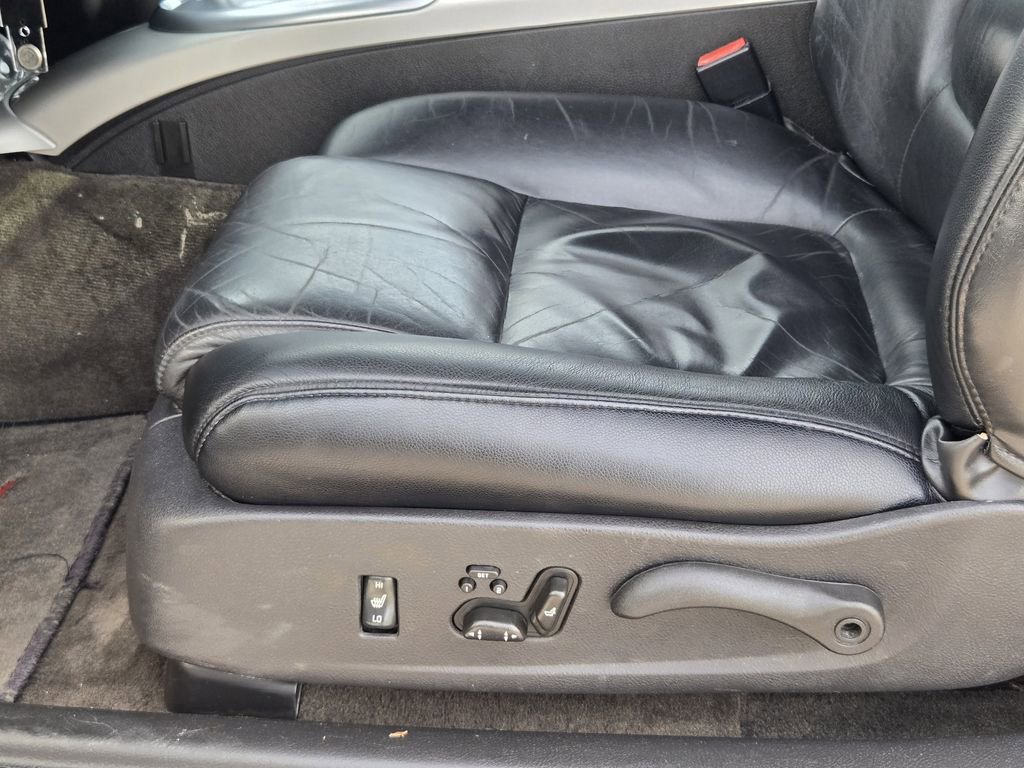 Used 2005 Chevrolet SSR w/ Preferred Equipment Group image 21