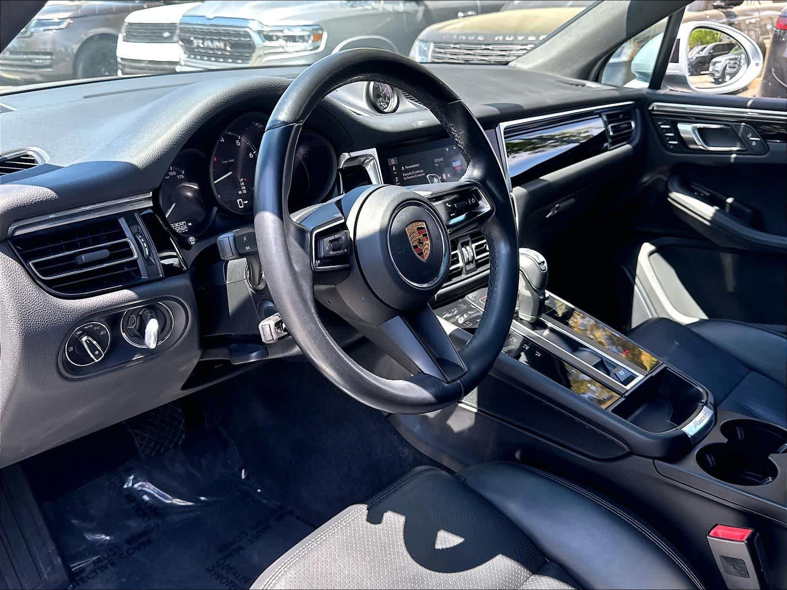 Used 2023 Porsche Macan AWD/4WD image 14