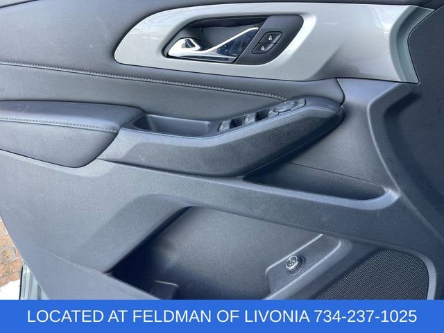 Used 2023 Chevrolet Traverse LT image 21