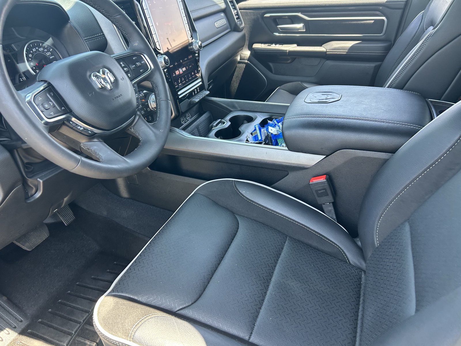 Used 2025 RAM 1500 Laramie w/ Sport Appearance Package AWD/4WD image 26