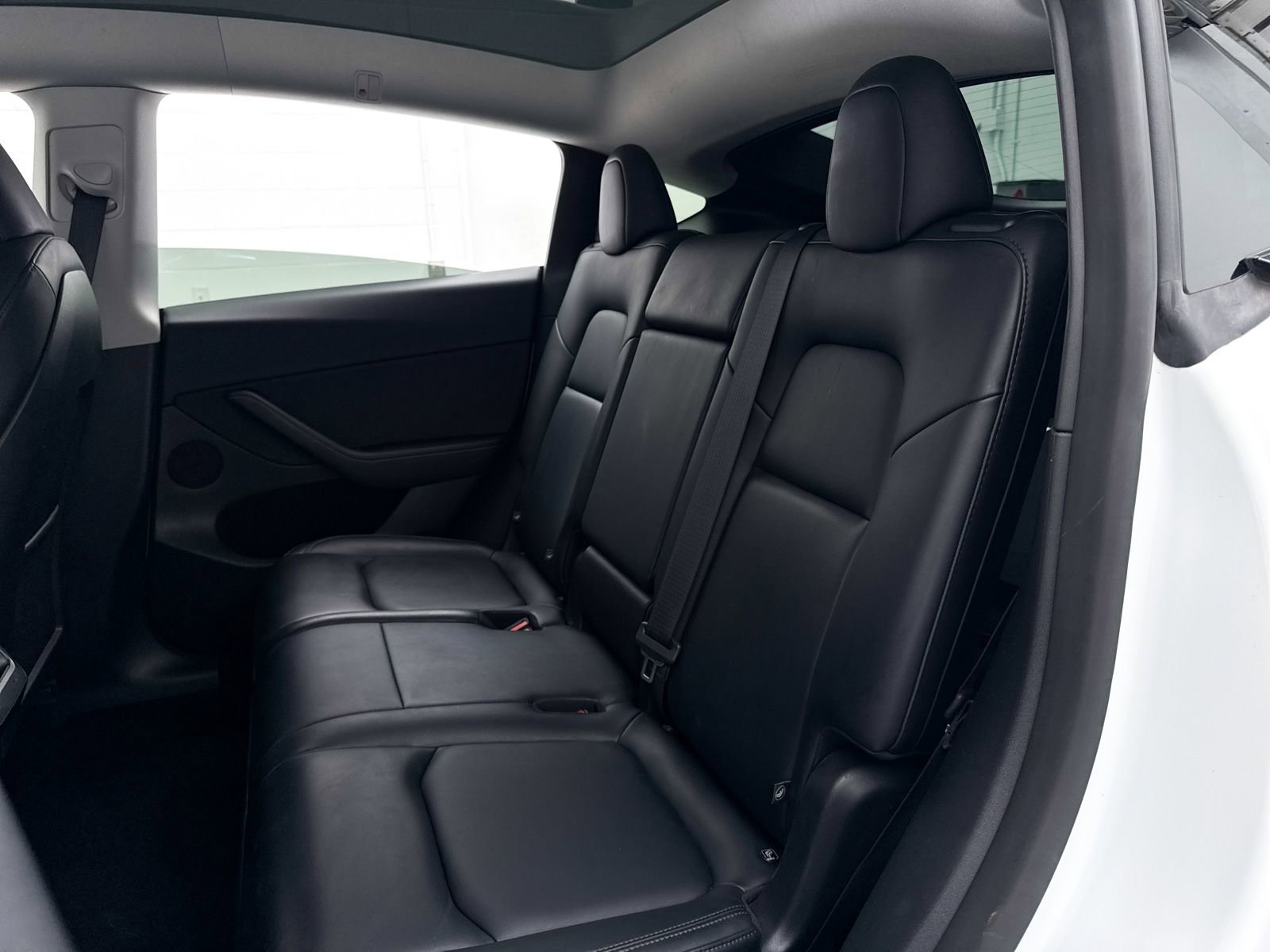 Used 2024 Tesla Model Y Long Range image 31