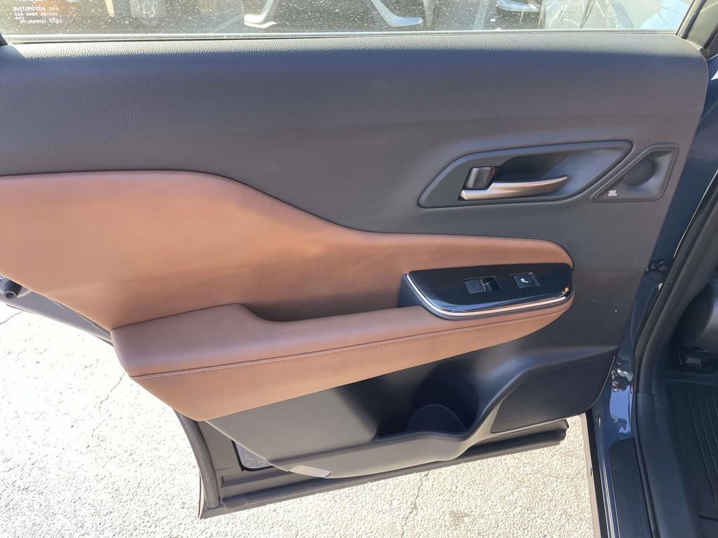 Used 2025 Toyota Crown Signia image 22