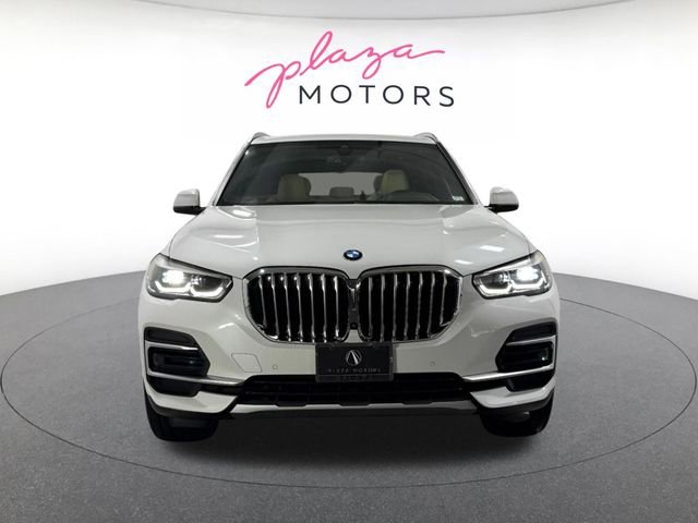 Used 2022 BMW X5 xDrive40i w/ Parking Assistance Package AWD/4WD image 3