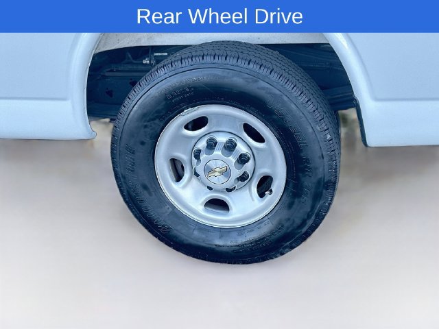 Used 2025 Chevrolet Express 2500 w/ Driver Convenience Package RWD image 6