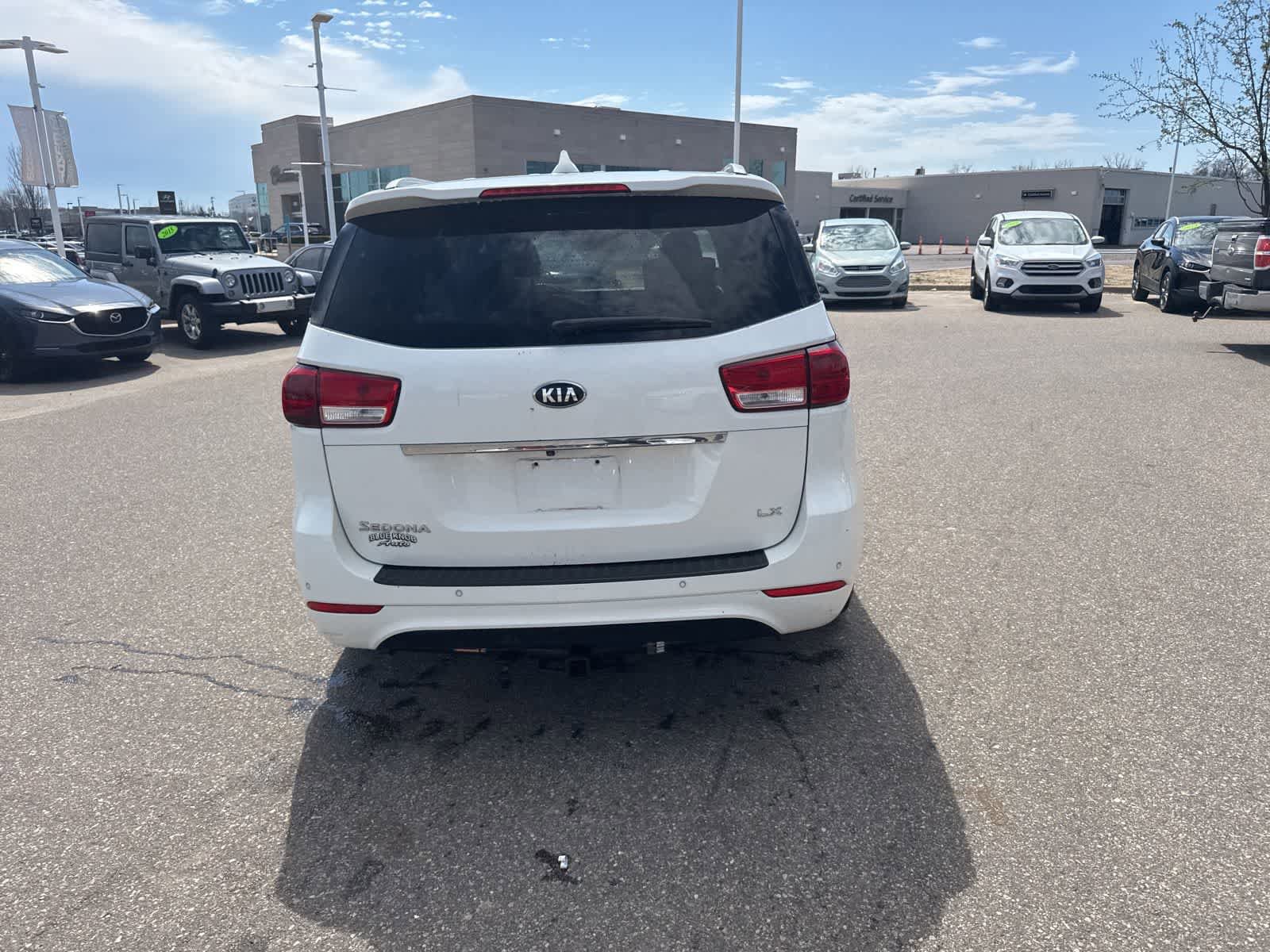 Used 2015 Kia Sedona LX image 6