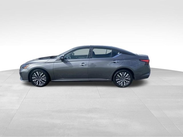 Used 2025 Nissan Altima 2.5 SV FWD image 7
