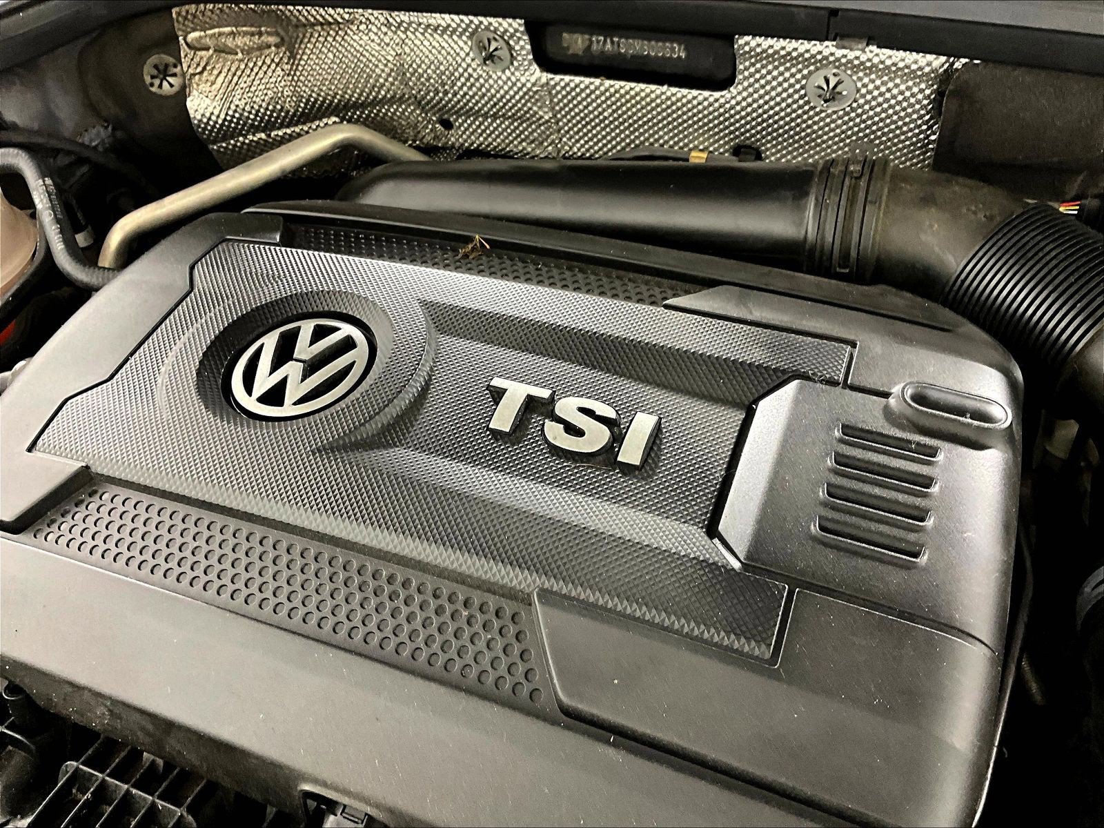 Used 2016 Volkswagen Beetle 1.8T Classic FWD image 24