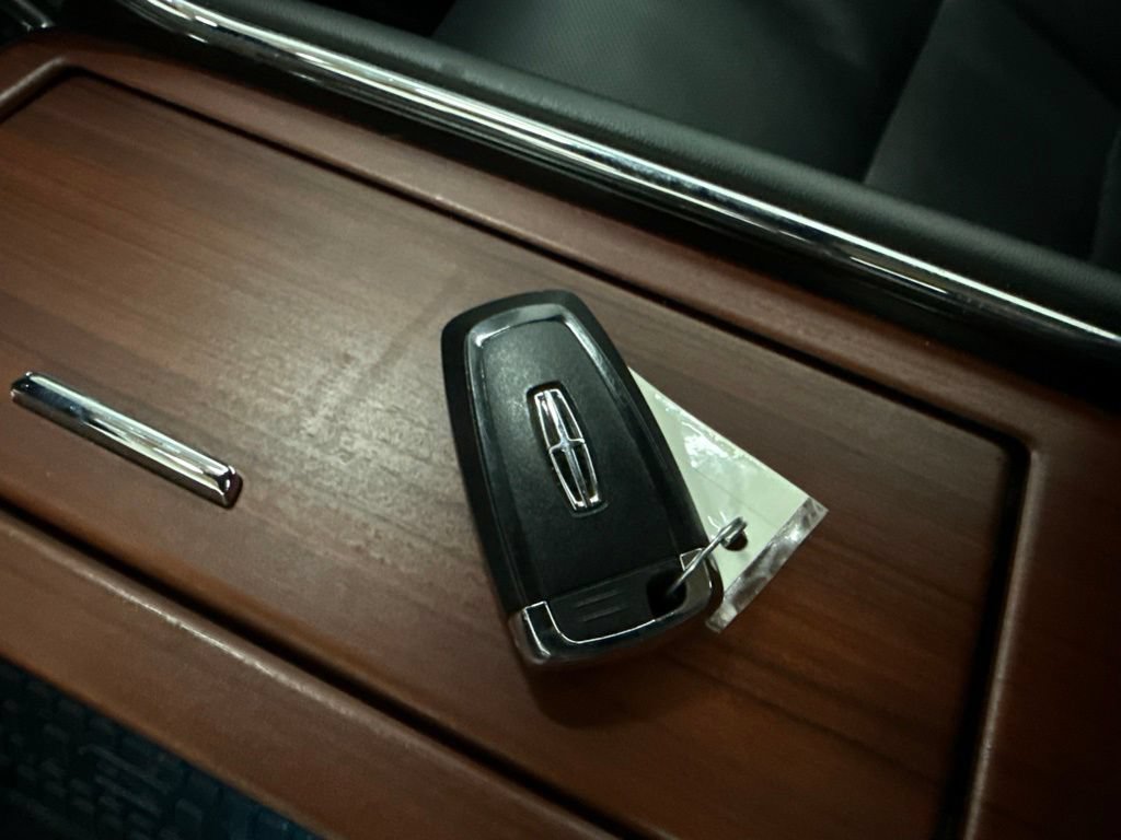 Used 2022 Lincoln Navigator L Reserve AWD/4WD image 38