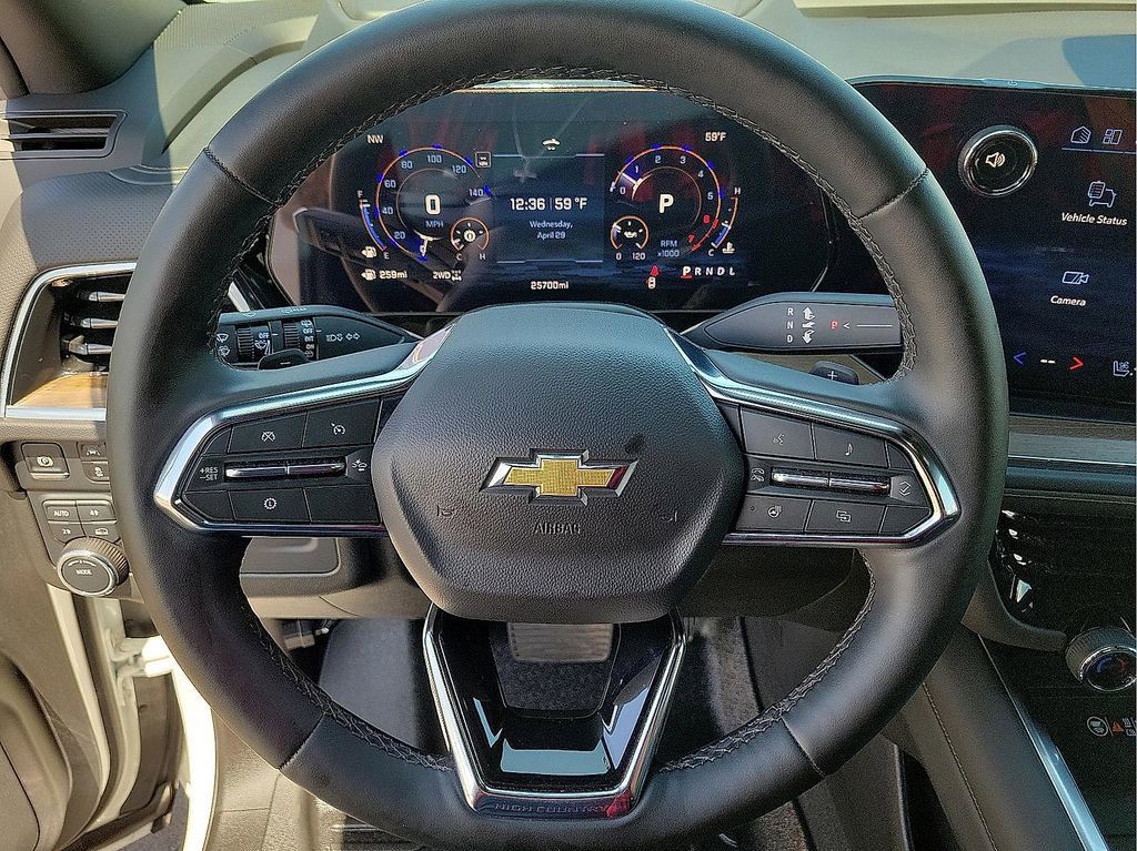 Used 2025 Chevrolet Tahoe High Country AWD/4WD image 16