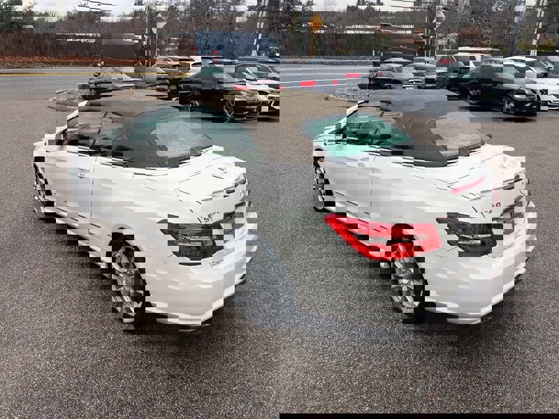 Used 2011 Mercedes-Benz E 550 Cabriolet image 3