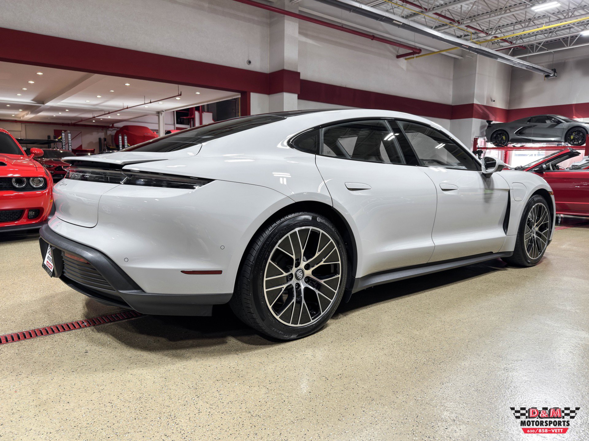 Used 2021 Porsche Taycan image 5