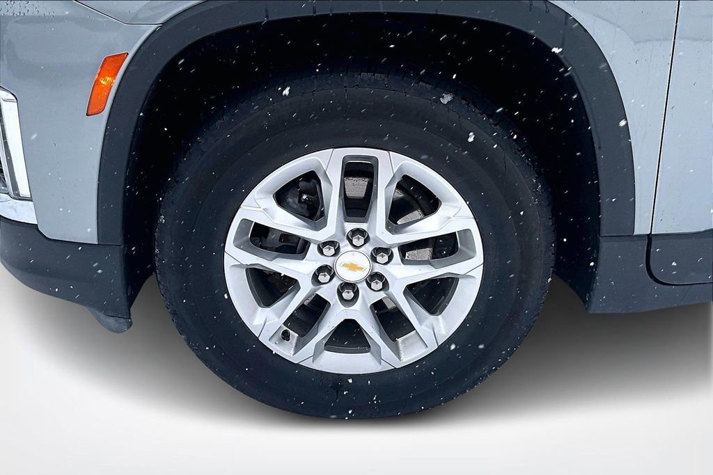 Used 2023 Chevrolet Traverse LS w/ Safety Package image 33