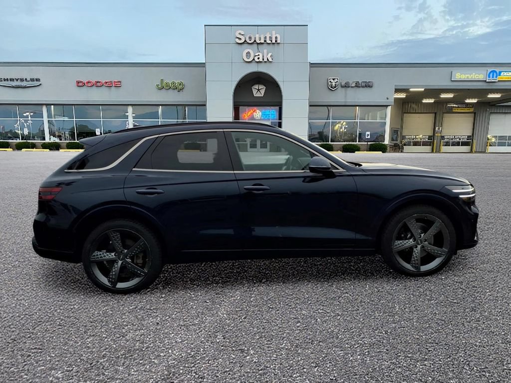 Used 2022 Genesis GV70 3.5T Sport w/ Sport Prestige Package AWD/4WD image 2