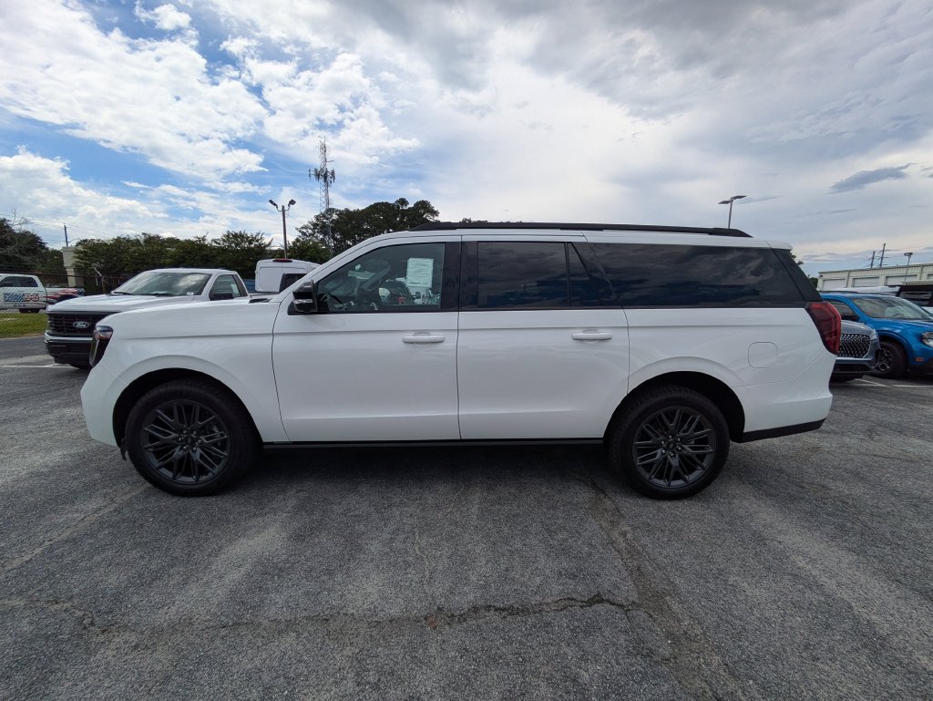New 2027 Ford Expedition Max Platinum w/ Stealth Appearance Package RWD image 7