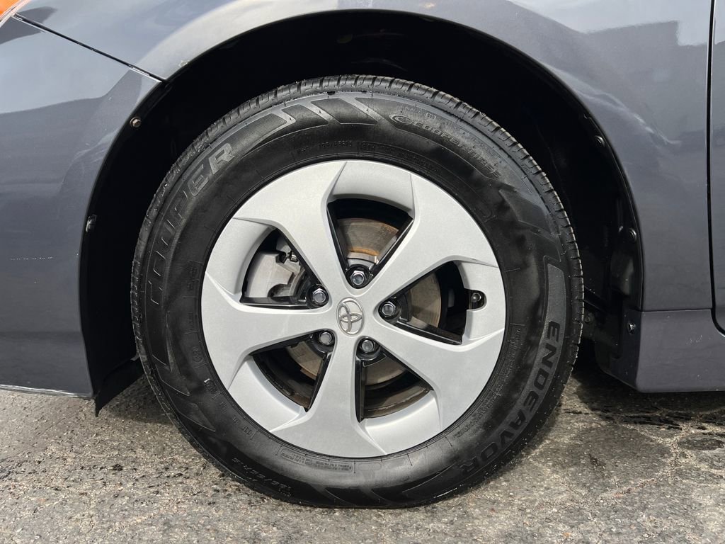 Used 2015 Toyota Prius Two image 9